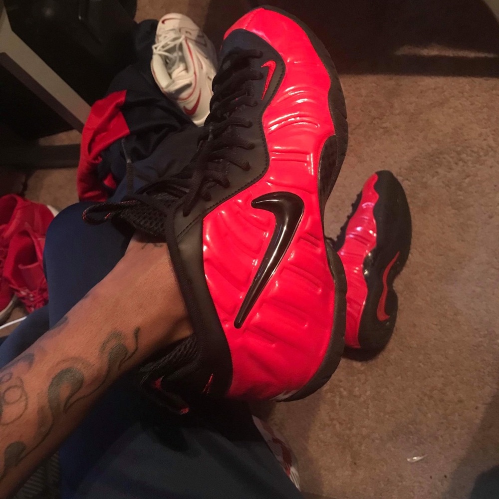 Black and red foamposites
